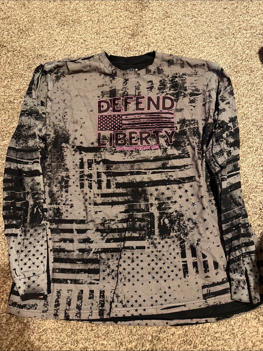 Defend Liberty Graphic Long-Sleeve Tee in Grey